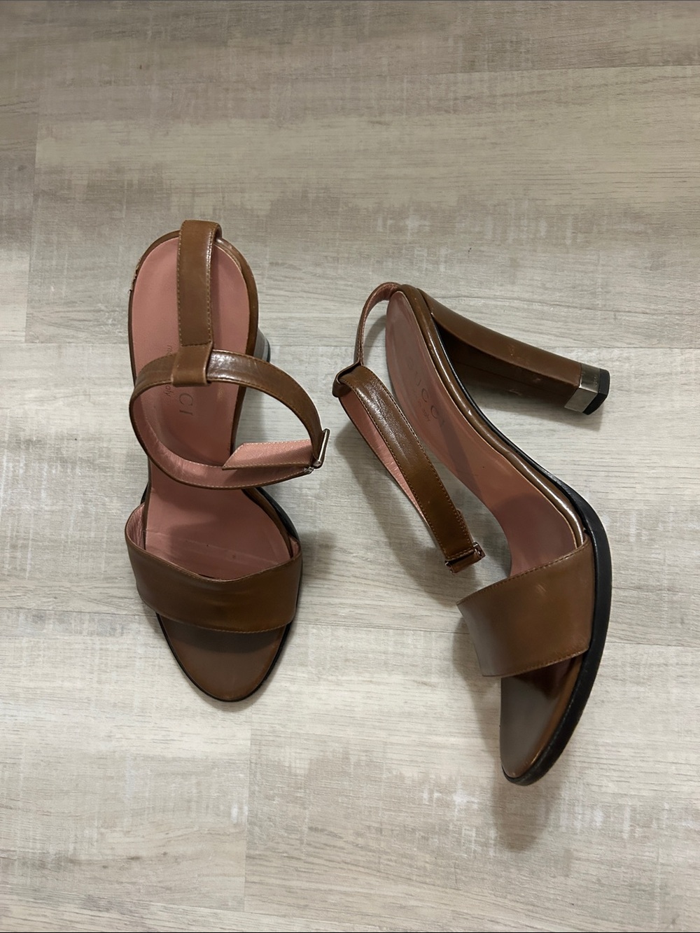 GUCCI Sandals Made in Italy Brown Leather Slingback Heels Size 8 B